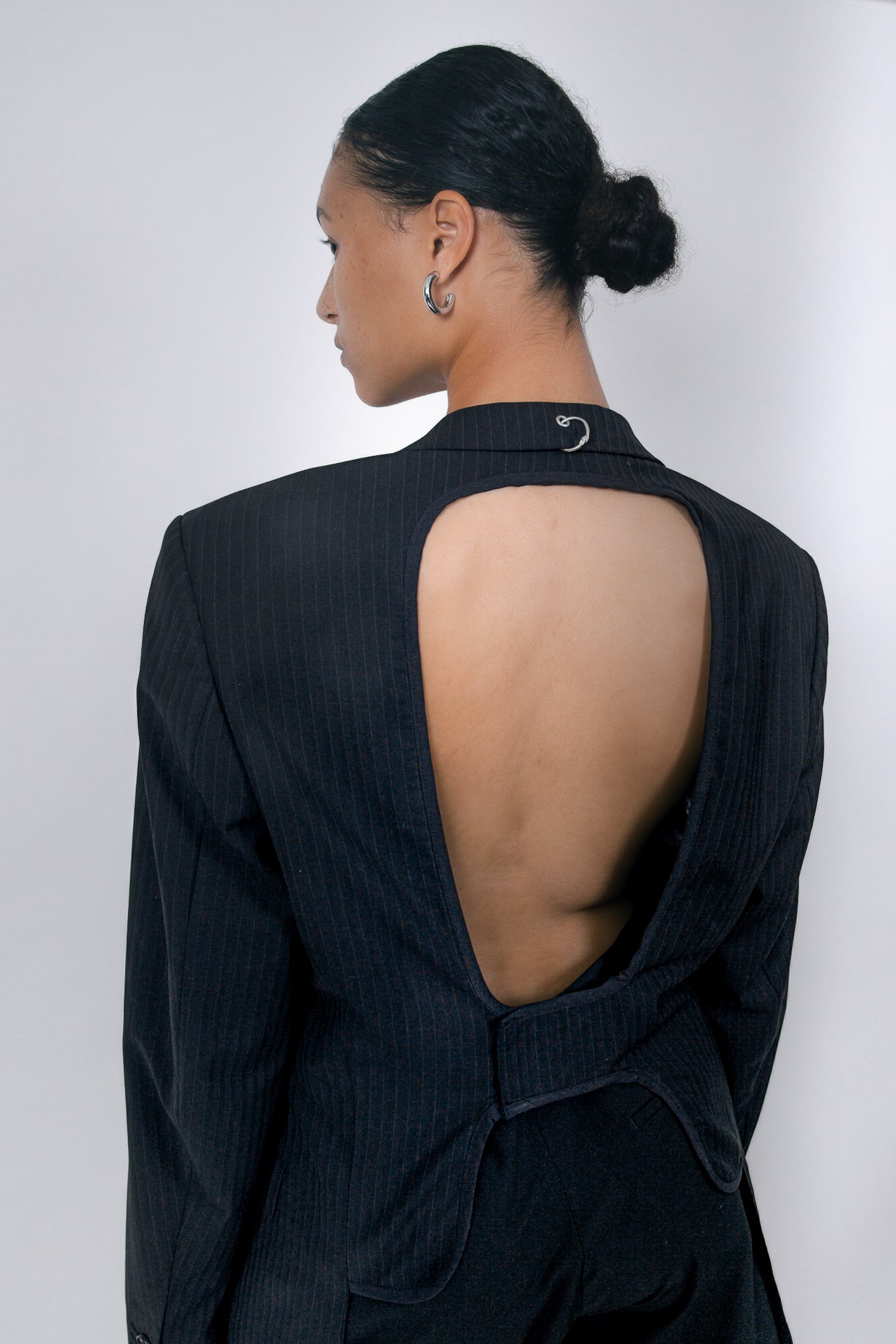 BROOKLYN BLAZER WITH OPEN BACK AND SNAP BUTTONS | BLACK